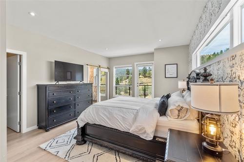 15-1395 Prairie Rose Drive, Kamloops, BC - Indoor Photo Showing Bedroom