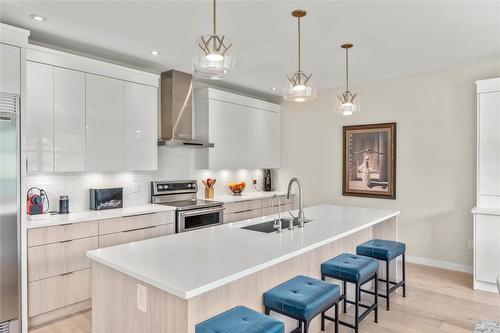 15-1395 Prairie Rose Drive, Kamloops, BC - Indoor Photo Showing Kitchen With Upgraded Kitchen