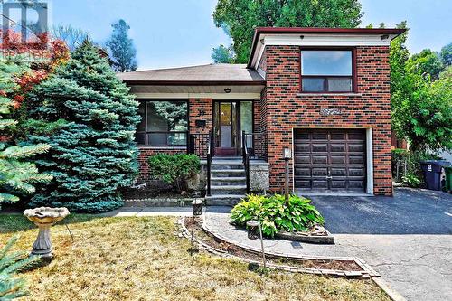19 SKIPTON COURT  Toronto, ON M3M 2S9