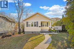 519 Walmer ROAD  Saskatoon, SK S7L 0E1