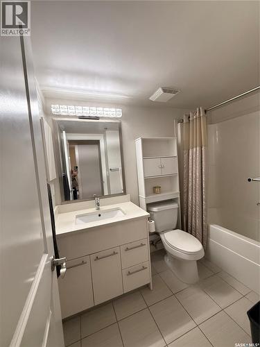 314A 415 Hunter Road, Saskatoon, SK - Indoor Photo Showing Bathroom