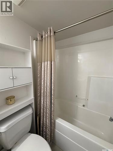 314A 415 Hunter Road, Saskatoon, SK - Indoor Photo Showing Bathroom