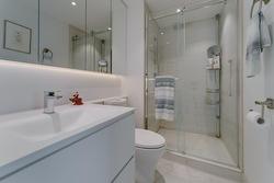 Salle de bains attenante à la CCP - 