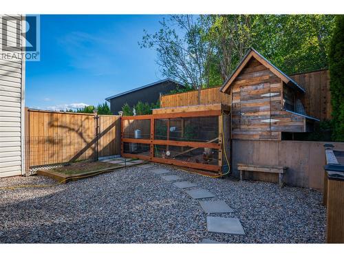 3410 Windsor Place, Castlegar, BC - Outdoor