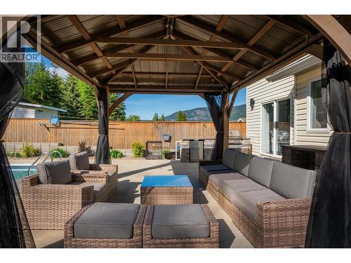 3410 Windsor Place, Castlegar, BC - Outdoor With Deck Patio Veranda