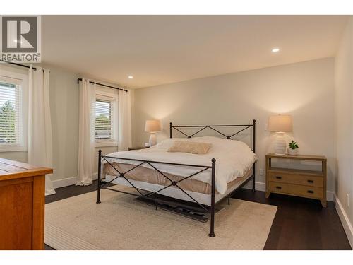 3410 Windsor Place, Castlegar, BC - Indoor Photo Showing Bedroom