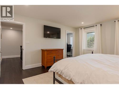 3410 Windsor Place, Castlegar, BC - Indoor Photo Showing Bedroom