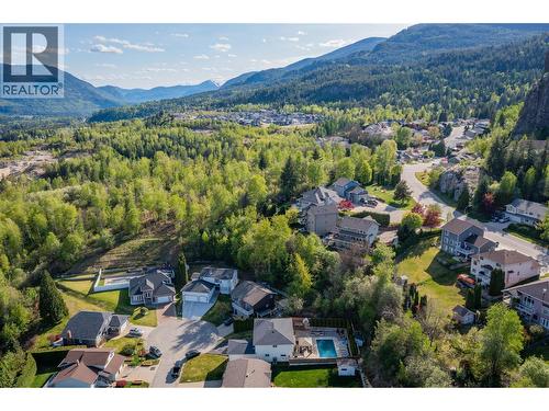 3410 Windsor Place, Castlegar, BC - Outdoor With View