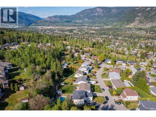 3410 Windsor Place, Castlegar, BC - Outdoor With View