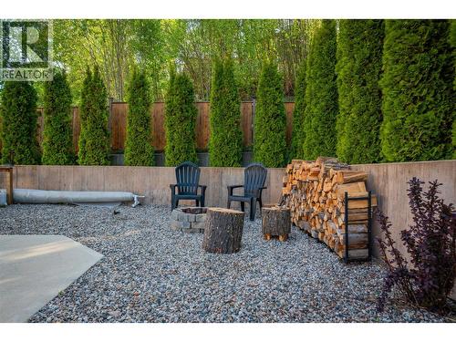 3410 Windsor Place, Castlegar, BC - Outdoor