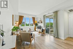 304 - 2333 SAWGRASS DRIVE  Oakville, ON L6H 0L2