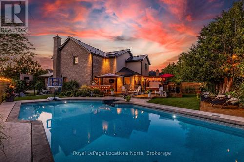 8 BURNSIDE COURT  Collingwood, ON L9Y 4R7