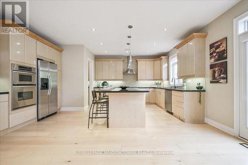 1468 Ferncrest Road, Oakville, ON - Indoor Photo Showing Kitchen With Upgraded Kitchen