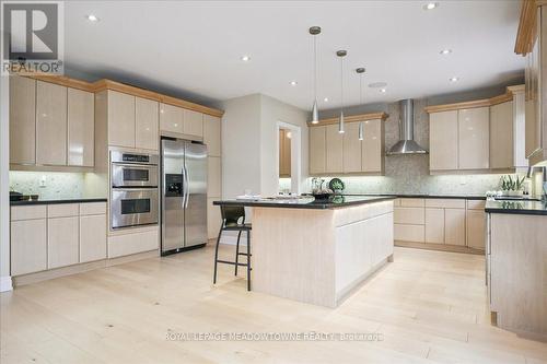 1468 Ferncrest Road, Oakville, ON - Indoor Photo Showing Kitchen With Upgraded Kitchen