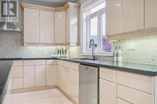 1468 Ferncrest Road, Oakville, ON - Indoor Photo Showing Kitchen