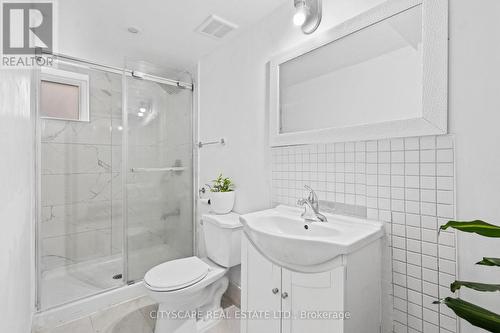 53 Warnica Avenue, Toronto, ON - Indoor Photo Showing Bathroom
