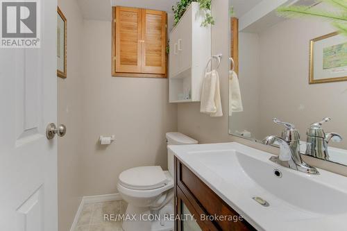 55 Gracefield Crescent, Kitchener, ON - Indoor Photo Showing Bathroom