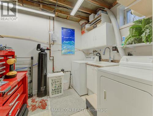 55 Gracefield Crescent, Kitchener, ON - Indoor Photo Showing Laundry Room