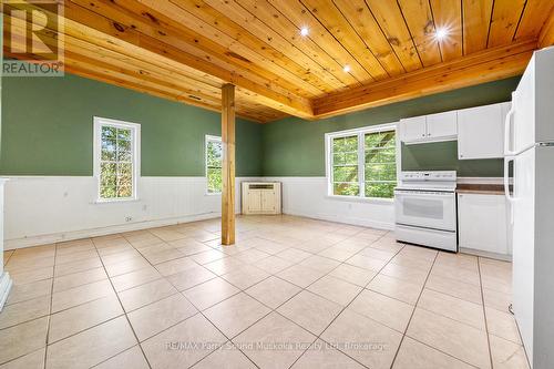 246 High Street, Georgian Bay (Freeman), ON - Indoor