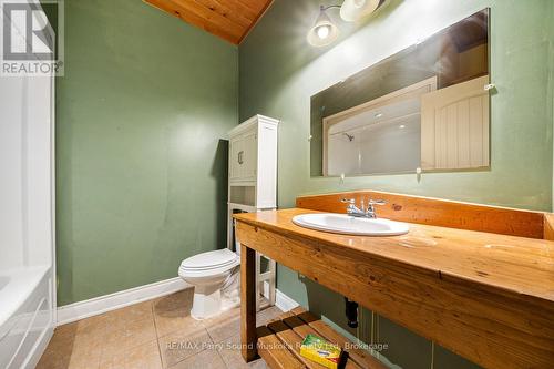 246 High Street, Georgian Bay (Freeman), ON - Indoor Photo Showing Bathroom