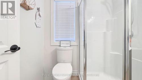 13 - 33 Fairhaven Lane, Goderich (Goderich (Town)), ON - Indoor Photo Showing Bathroom
