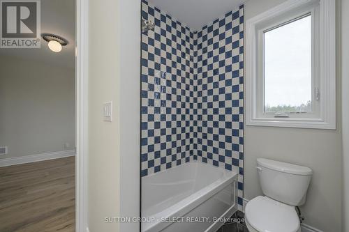 597 Creekview Chase, London North (North R), ON - Indoor Photo Showing Bathroom