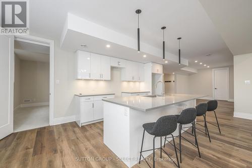 597 Creekview Chase, London North (North R), ON - Indoor Photo Showing Kitchen With Upgraded Kitchen