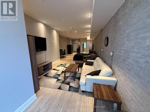 1926 Gerrard Street E, Toronto, ON 