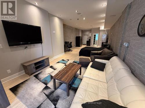 1926 Gerrard Street E, Toronto, ON 