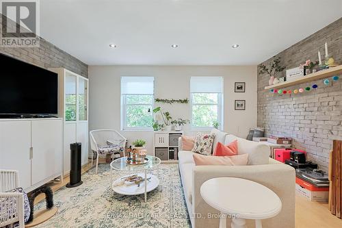 1926 Gerrard Street E, Toronto, ON 