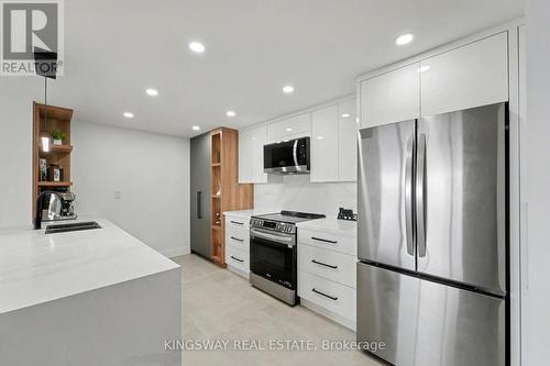 712 - 7420 Bathurst Street, Vaughan, ON - Indoor Photo Showing Kitchen With Stainless Steel Kitchen With Upgraded Kitchen
