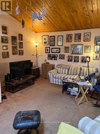 Family Rm - Patio Doors to Deck - 