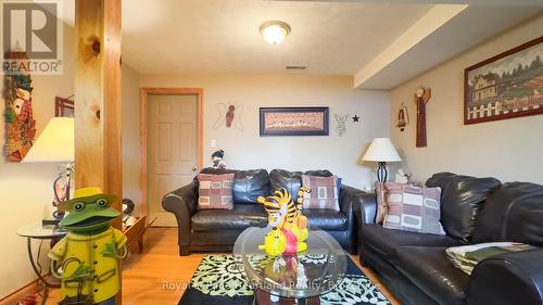 91 Anglesea Street, Goderich (Goderich (Town)), ON - Indoor Photo Showing Living Room