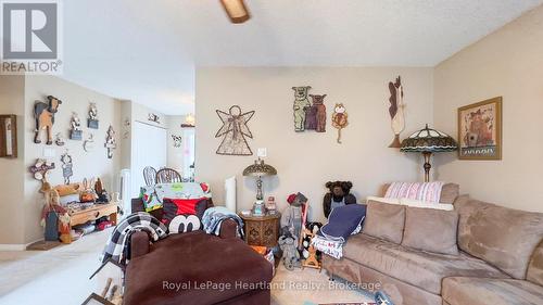 91 Anglesea Street, Goderich (Goderich (Town)), ON - Indoor Photo Showing Living Room