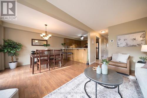 4106 Kryzan Drive, Burlington, ON - Indoor Photo Showing Living Room
