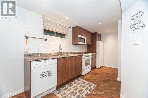 47 Elizabeth Street, Caledon, ON - Indoor Photo Showing Kitchen