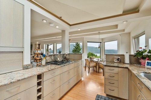 11406 Sycamore Dr, North Saanich, BC 