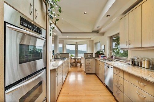 11406 Sycamore Dr, North Saanich, BC 