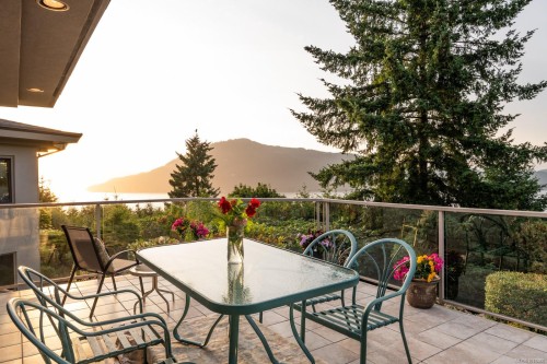 11406 Sycamore Dr, North Saanich, BC 