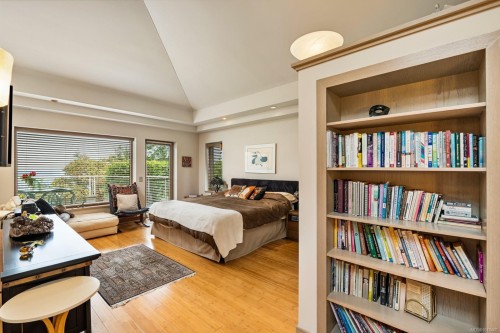 11406 Sycamore Dr, North Saanich, BC 