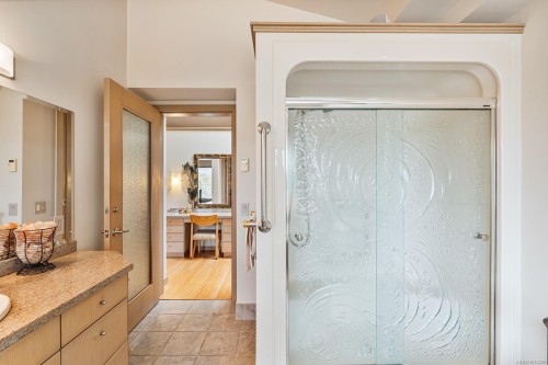 11406 Sycamore Dr, North Saanich, BC 