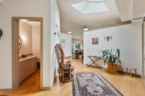 11406 Sycamore Dr, North Saanich, BC 