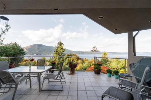 11406 Sycamore Dr, North Saanich, BC 