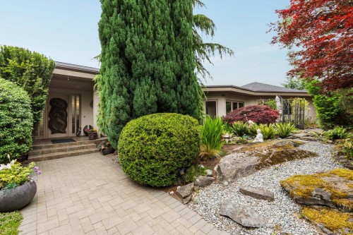 11406 Sycamore Dr, North Saanich, BC 