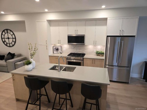 493 Delora Dr, Colwood, BC 