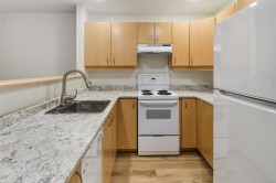 213-9882 Fifth St  Sidney, BC V8L 2X3