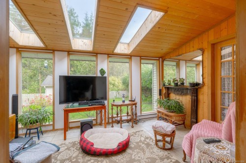 A-280 Binnacle Rd, Bamfield, BC - Indoor Photo Showing Other Room