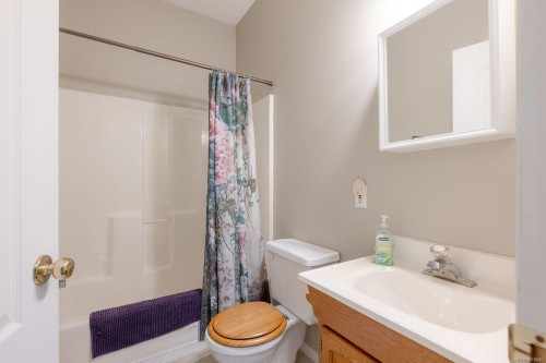 A-280 Binnacle Rd, Bamfield, BC - Indoor Photo Showing Bathroom