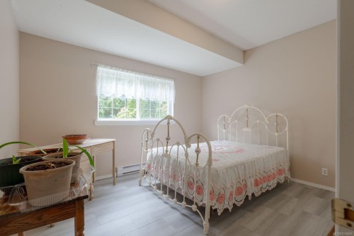 A-280 Binnacle Rd, Bamfield, BC - Indoor Photo Showing Bedroom