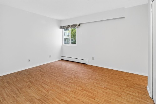 201-1188 Yates St, Victoria, BC - Indoor Photo Showing Other Room